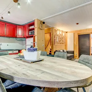 https://chalet-arthur.hotels-rhonealpes.com